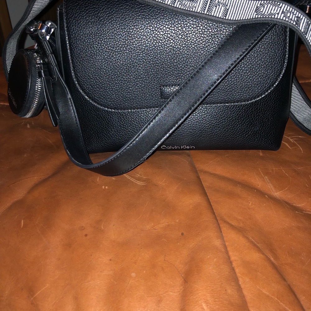 Calvin Klein Millie Flap Crossbody/Shoulder Bag W/Detachable Strap & Coin Purse